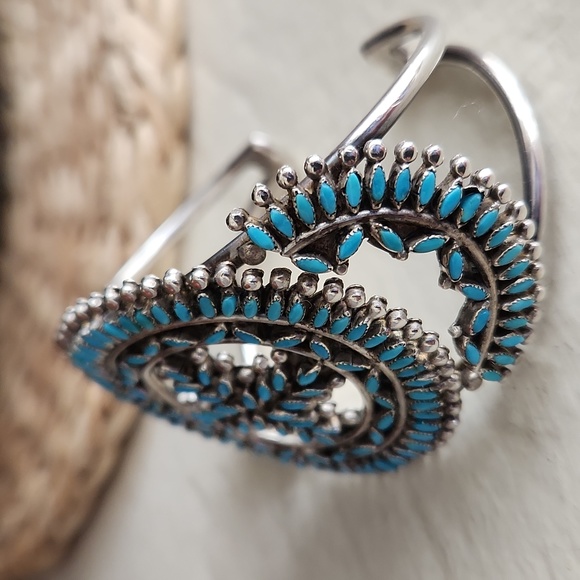 Amazing Vintage Native American Zuni Petit Point Turquoise Inlay Bracelet 💙 - Picture 9 of 13